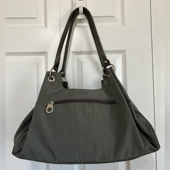 Baggallini Nylon Shoulder Bag Turnlock Stud Details - Picture 2 of 9